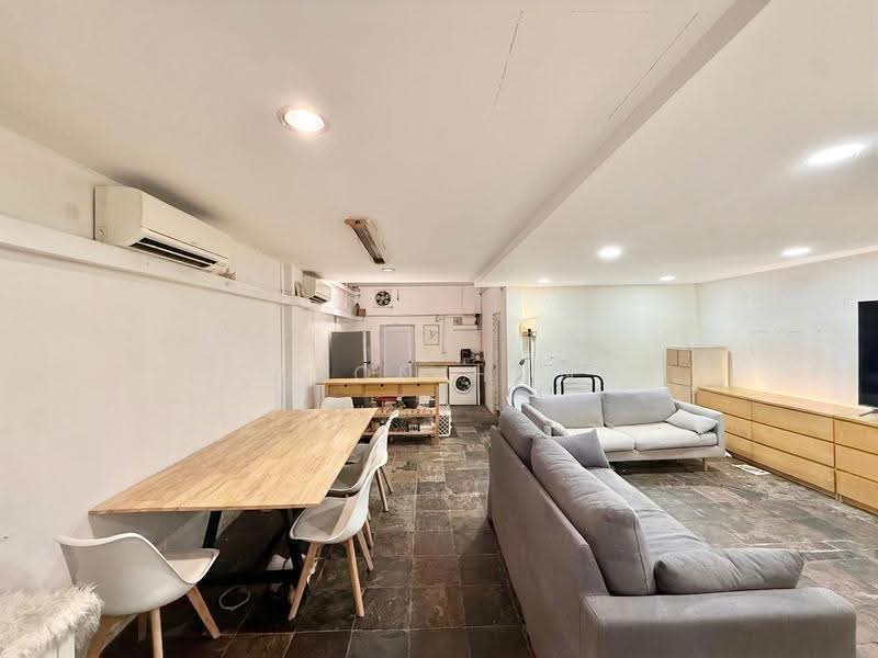 Brighton Crescent, Brighton Crescent, Hougang / Punggol / Sengkang, 1,750 sqft, Shop / Shophouse For Sale, by Aaron Hong, 500285351 - Living Room - CommercialGuru.com.sg