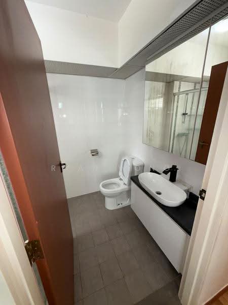 446B Jalan Kayu, 446B Jalan Kayu, Seletar / Yio Chu Kang, 3 Bedrooms, 1,001 sqft, HDB Flat For Rent, by Ryan Wong, 500285362 - Master Bathroom - PropertyGuru.com.sg