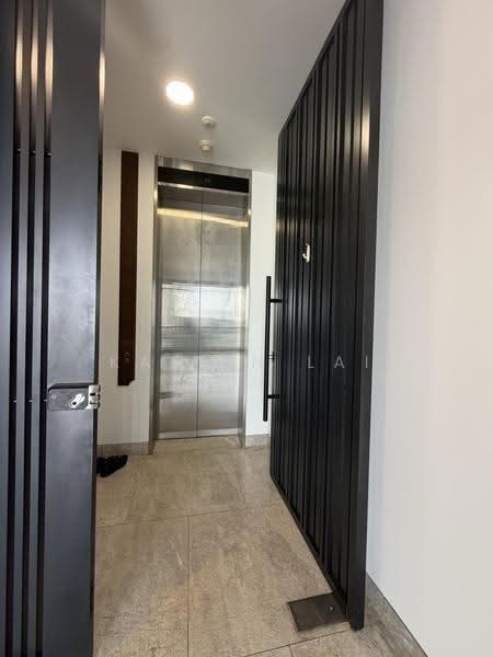 Martin Modern, 8 Martin Place, Orchard / River Valley, 4 Bedrooms, 1,733 sqft, Apartment For Rent, by Kalvin Lai, 500285374 - Entrance - PropertyGuru.com.sg