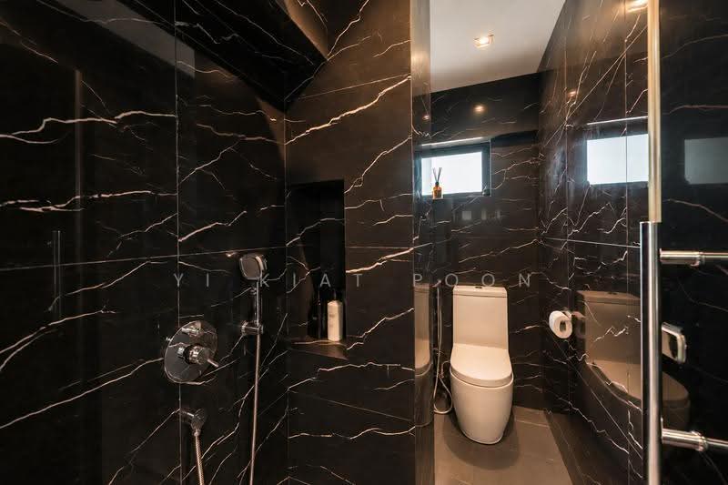 362 Bukit Batok Street 31, 362 Bukit Batok Street 31, Dairy Farm / Bukit Panjang / Choa Chu Kang, 4 Bedrooms, 1,647 sqft, HDB Flat For Sale, by Yi Kiat Poon, 500285380 - Bathroom - PropertyGuru.com.sg
