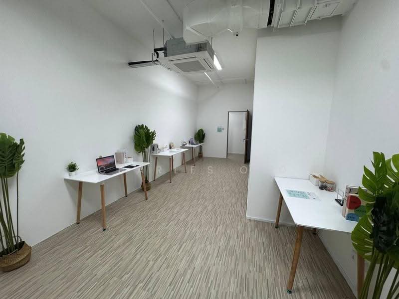 Wcega Tower, 21 Bukit Batok Crescent, Dairy Farm / Bukit Panjang / Choa Chu Kang, 270 sqft, Light Industrial (B1) For Rent, by Charles Ong, 500285390 - Interior - CommercialGuru.com.sg