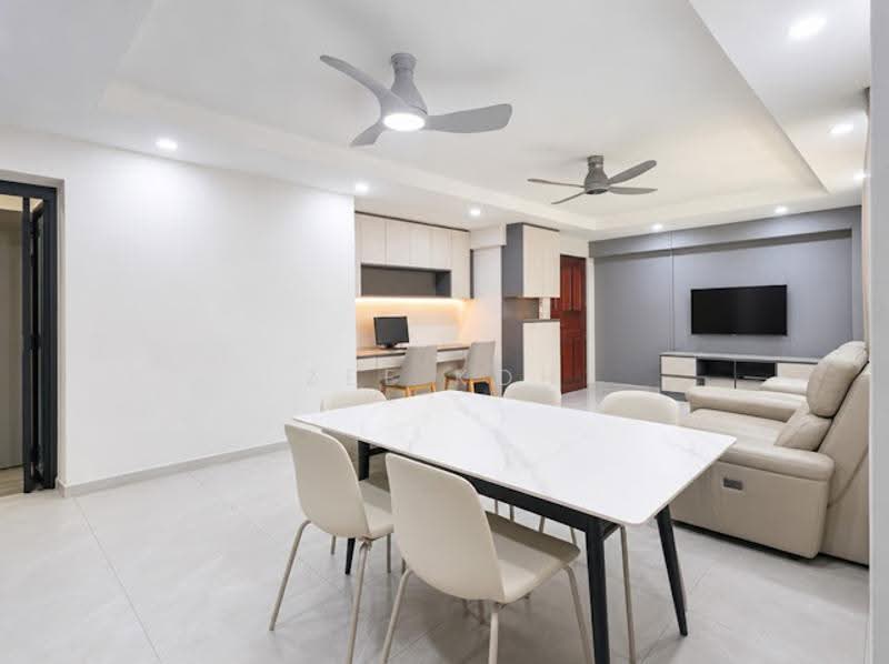 681C Jurong West Central 1, 681C Jurong West Central 1, Boon Lay / Jurong / Tuas, 3 Bedrooms, 1,238 sqft, HDB Flat For Sale, by Zee Koh, 500285408 - Living Room - PropertyGuru.com.sg