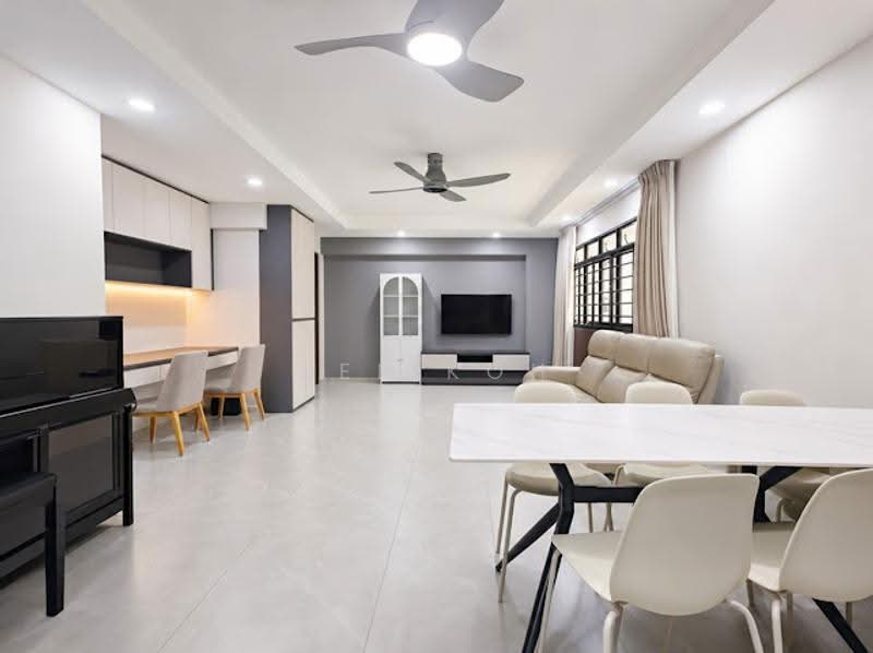 681C Jurong West Central 1, 681C Jurong West Central 1, Boon Lay / Jurong / Tuas, 3 Bedrooms, 1,238 sqft, HDB Flat For Sale, by Zee Koh, 500285408 - Living Room - PropertyGuru.com.sg