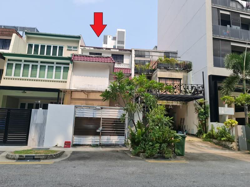 Geylang House For Auction - 31 lorong 28 geylang, Lorong 28 Geylang, Eunos / Geylang / Paya Lebar, 6 Bedrooms, 3,400 sqft, Terraced House For Sale, by Lock Sau Lai, 500285419 - Exterior - PropertyGuru.com.sg