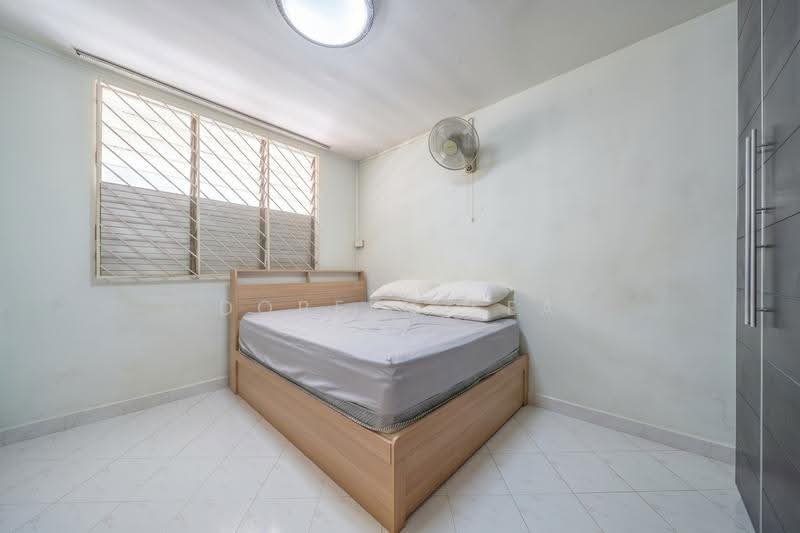 135 Bedok Reservoir Road, 135 Bedok Reservoir Road, Bedok / Upper East Coast, 3 Bedrooms, 904 sqft, HDB Flat For Sale, by Doreen Sea, 500285425 - Bedroom - PropertyGuru.com.sg