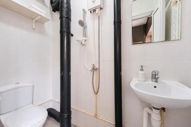 108 Jalan Rajah, 108 Jalan Rajah, Balestier / Toa Payoh, 3 Bedrooms, 1,593 sqft, HDB Flat For Sale, by Jade Ang, 500285432 - Bathroom - PropertyGuru.com.sg