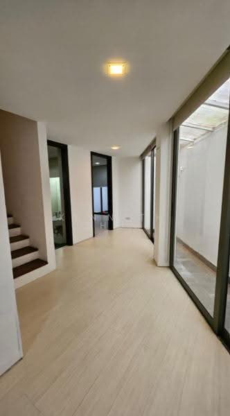 Gentle Reflections, 41 Gentle Road, Newton / Novena, 6 Bedrooms, 4,230 sqft, Condominium For Sale, by Kenneth Chua, 500285447 - Corridor - PropertyGuru.com.sg