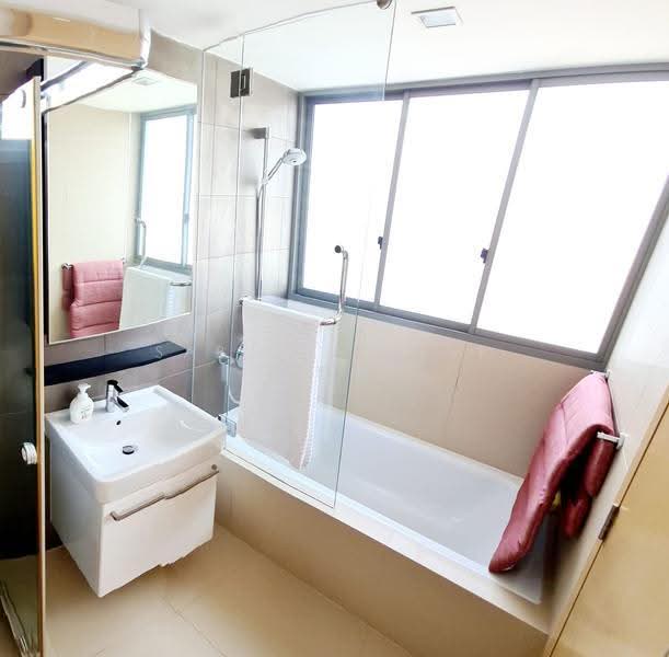 Shelford 23, 23 Shelford Road, Newton / Novena, 3 Bedrooms, 1,754 sqft, Apartment For Sale, by Sabrina Kuek 郭健美, 500285449 - Bathroom - PropertyGuru.com.sg
