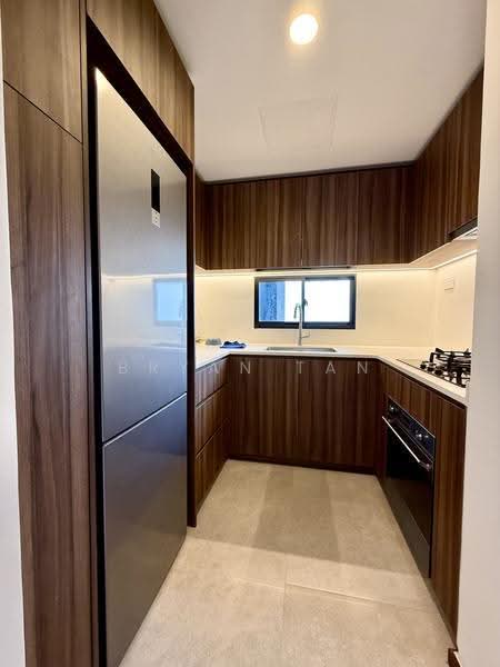 Lentor Modern, Lentor Central, Mandai / Upper Thomson, 3 Bedrooms, 969 sqft, Condominium For Sale, by Bryan Tan, 500285453 - Kitchen - PropertyGuru.com.sg