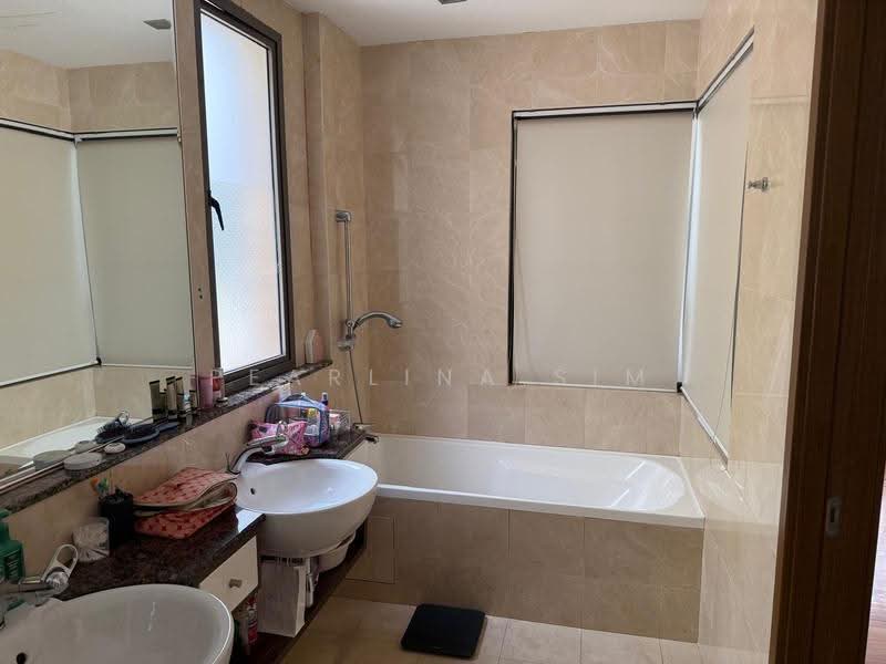 Seletar Area, Seletar / Yio Chu Kang, 6 Bedrooms, 4,000 sqft, Semi-Detached House For Rent, by Pearlina Sim, 500285467 - Bathroom - PropertyGuru.com.sg