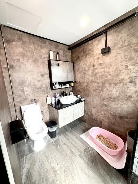 Evergreen Park, 31 Hougang Avenue 7, Hougang / Punggol / Sengkang, 3 Bedrooms, 1,087 sqft, Condominium For Sale, by Christina Ng, 500285474 - Bathroom - PropertyGuru.com.sg