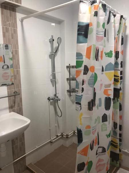 202 Bukit Batok Street 21, 202 Bukit Batok Street 21, Dairy Farm / Bukit Panjang / Choa Chu Kang, 3 Bedrooms, 1,604 sqft, HDB Flat For Rent, by Nicholas Ong, 500285475 - Bathroom - PropertyGuru.com.sg