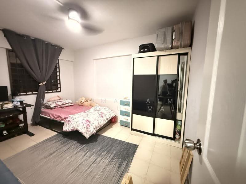 107 Bedok Reservoir Road, 107 Bedok Reservoir Road, Bedok / Upper East Coast, 2 Bedrooms, 722 sqft, HDB Flat For Sale, by Muhammad Alman Bin Abdul Majid, 500285506 - Bedroom - PropertyGuru.com.sg
