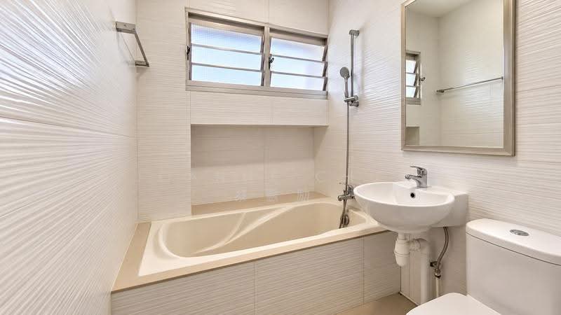 768 Pasir Ris Street 71, 768 Pasir Ris Street 71, Pasir Ris / Tampines, 3 Bedrooms, 1,377 sqft, HDB Flat For Sale, by Joanne Chua 蔡蕙励, 500285512 - Bathroom - PropertyGuru.com.sg