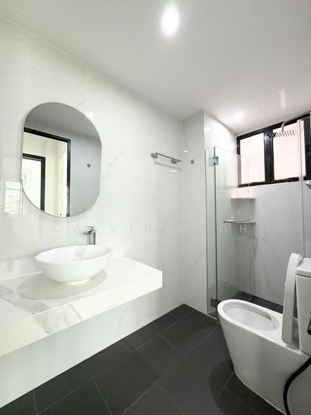 Mendon Spring, 198 Pasir Panjang Road, Buona Vista / West Coast / Clementi New Town, 3 Bedrooms, 1,055 sqft, Condominium For Rent, by Calvin Choh, 500285518 - Bathroom - PropertyGuru.com.sg