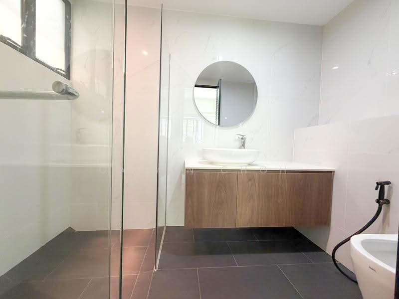 Mendon Spring, 198 Pasir Panjang Road, Buona Vista / West Coast / Clementi New Town, 3 Bedrooms, 1,055 sqft, Condominium For Rent, by Calvin Choh, 500285518 - Bathroom - PropertyGuru.com.sg