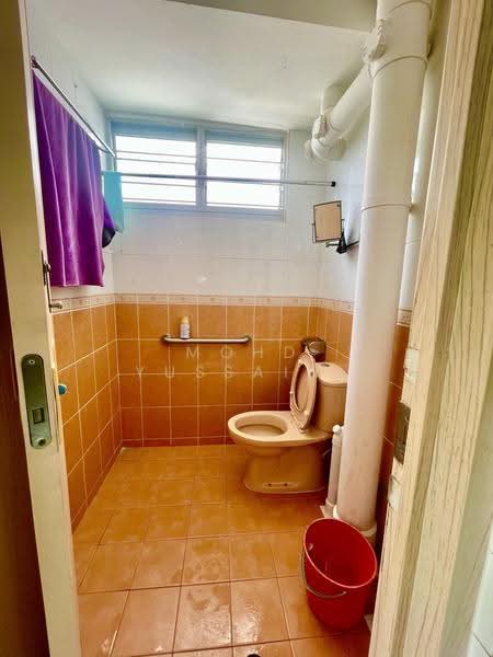 107 Ang Mo Kio Avenue 4, 107 Ang Mo Kio Avenue 4, Ang Mo Kio / Bishan / Thomson, 3 Bedrooms, 796 sqft, HDB Flat For Sale, by Mohd Yussaini, 500285519 - Bathroom - PropertyGuru.com.sg