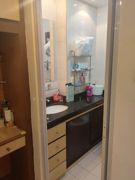 359B Admiralty Drive, 359B Admiralty Drive, Sembawang / Yishun, 2 Bedrooms, 1,023 sqft, HDB Flat For Sale, by Ricky Teo, 500285542 - Bathroom - PropertyGuru.com.sg