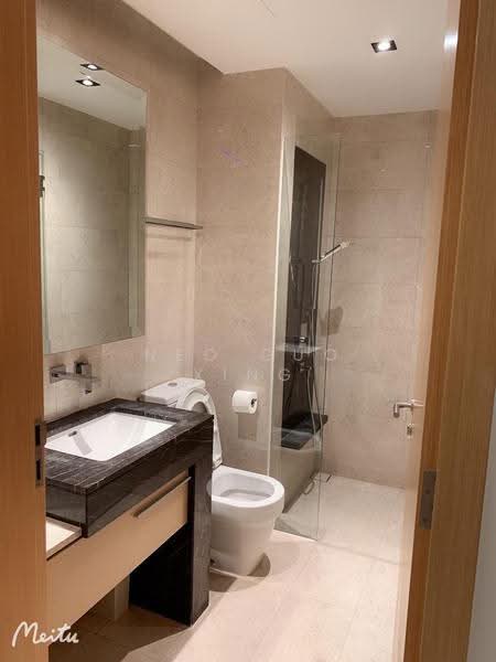 Marina Bay Suites, 3 Central Boulevard, Boat Quay / Raffles Place / Marina, 3 Bedrooms, 1,593 sqft, Apartment For Sale, by Neo Guo Xing, 500285546 - Bathroom - PropertyGuru.com.sg