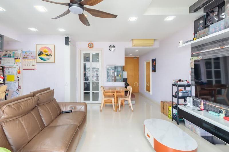 Austville Residences, 11 Sengkang East Avenue, Hougang / Punggol / Sengkang, 3 Bedrooms, 1,023 sqft, Condominium For Sale, by Athalia Soon Sze Yin, 500285558 - Living Room - PropertyGuru.com.sg