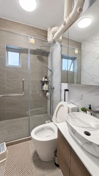 460 Clementi Avenue 3, 460 Clementi Avenue 3, Buona Vista / West Coast / Clementi New Town, 3 Bedrooms, 969 sqft, HDB Flat For Sale, by Kaylee Toh, 500285563 - Bathroom - PropertyGuru.com.sg
