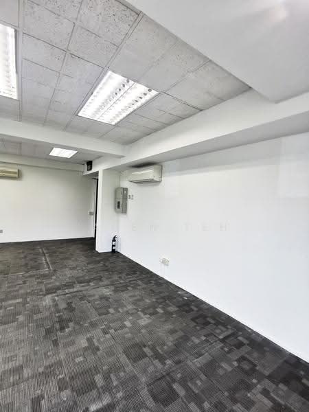 Shop / Office Space For Rent At Jalan Besar MRT, Beach Road / Bugis / Rochor, 556 sqft, Office For Rent, by Vagen Teh, 500285575 - Interior - CommercialGuru.com.sg