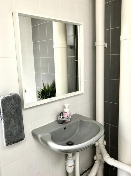 265 Tampines Street 21, 265 Tampines Street 21, Pasir Ris / Tampines, Room Rental, 100 sqft, HDB Flat For Rent, by Jonquil Woon, 500285577 - Bathroom - PropertyGuru.com.sg