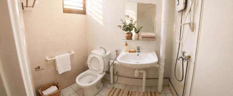 377 Clementi Avenue 5, 377 Clementi Avenue 5, Buona Vista / West Coast / Clementi New Town, 2 Bedrooms, 721 sqft, HDB Flat For Sale, by Lee Yoong Tai Esther, 500285599 - Bathroom - PropertyGuru.com.sg