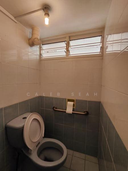 9 Holland Avenue, 9 Holland Avenue, Tanglin / Holland / Bukit Timah, 3 Bedrooms, 699 sqft, HDB Flat For Rent, by Caleb Seah, 500285609 - Bathroom - PropertyGuru.com.sg