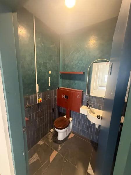 Approved for Office | Gym/ | Clinic | Cafe | Retail | F&B | usage| change of use can be apply, Tanjong Pagar Road, Chinatown / Tanjong Pagar, 1,200 sqft, Other Retail For Rent, by Aden Aw, 500285620 - Bathroom - CommercialGuru.com.sg
