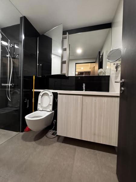 Gem Residences, Balestier / Toa Payoh, 1 Bedroom, 420 sqft, Condominium For Sale, by Jeslyn Leow, 500285641 - Bathroom - PropertyGuru.com.sg