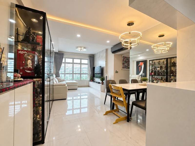 429B Yishun Avenue 11, 429B Yishun Avenue 11, Sembawang / Yishun, 3 Bedrooms, 990 sqft, HDB Flat For Sale, by Emily Lim Zi Ling, 500285668 - Living Room - PropertyGuru.com.sg