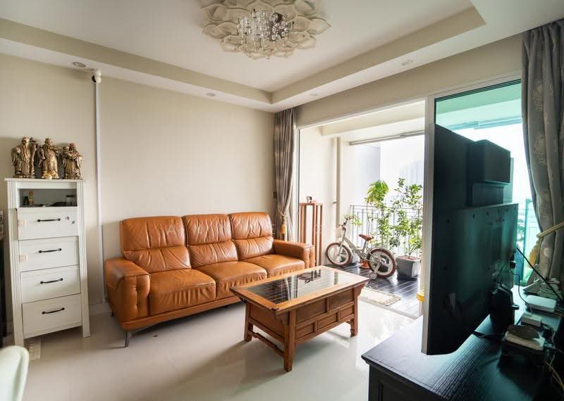588D Ang Mo Kio Street 52, 588D Ang Mo Kio Street 52, Ang Mo Kio / Bishan / Thomson, 3 Bedrooms, 980 sqft, HDB Flat For Sale, by Annie Goh, 500285677 - Living Room - PropertyGuru.com.sg