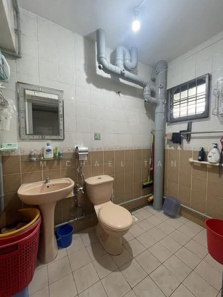 408 Sembawang Drive, 408 Sembawang Drive, Sembawang / Yishun, Room Rental, 120 sqft, HDB Flat For Rent, by Michael Tan, 500285686 - Bathroom - PropertyGuru.com.sg