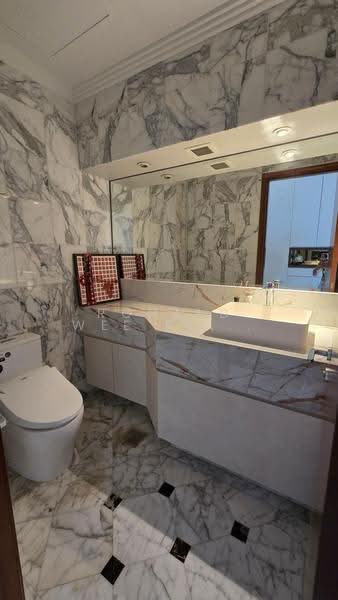 Four Seasons Park, 8 Cuscaden Walk, Tanglin / Holland / Bukit Timah, 4 Bedrooms, 2,259 sqft, Condominium For Rent, by RUTH, 500285687 - Bathroom - PropertyGuru.com.sg