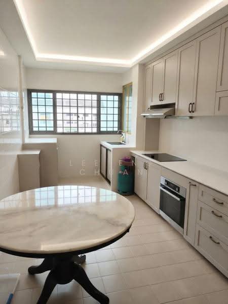 211 Jurong East Street 21, 211 Jurong East Street 21, Boon Lay / Jurong / Tuas, 3 Bedrooms, 1,011 sqft, HDB Flat For Sale, by Lee Eng Chuan, 500285697 - Kitchen - PropertyGuru.com.sg