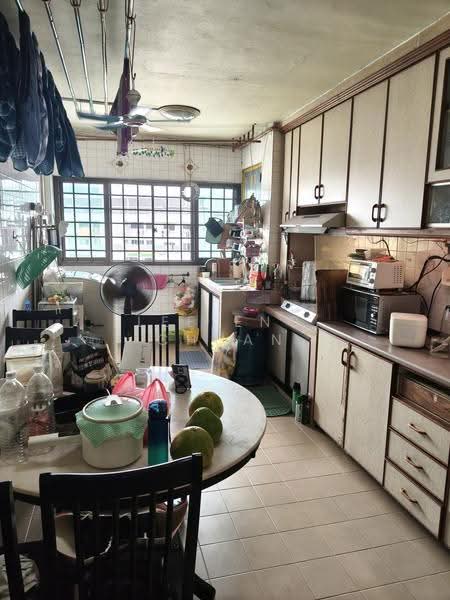 211 Jurong East Street 21, 211 Jurong East Street 21, Boon Lay / Jurong / Tuas, 3 Bedrooms, 1,011 sqft, HDB Flat For Sale, by Lee Eng Chuan, 500285697 - Kitchen - PropertyGuru.com.sg