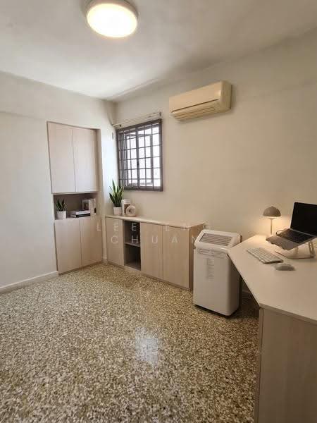 211 Jurong East Street 21, 211 Jurong East Street 21, Boon Lay / Jurong / Tuas, 3 Bedrooms, 1,011 sqft, HDB Flat For Sale, by Lee Eng Chuan, 500285697 - Study - PropertyGuru.com.sg