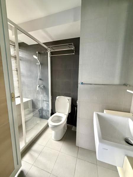 138C Lorong 1A Toa Payoh, 138C Lorong 1A Toa Payoh, Balestier / Toa Payoh, 3 Bedrooms, 980 sqft, HDB Flat For Rent, by Nobie Tan, 500285714 - Bathroom - PropertyGuru.com.sg