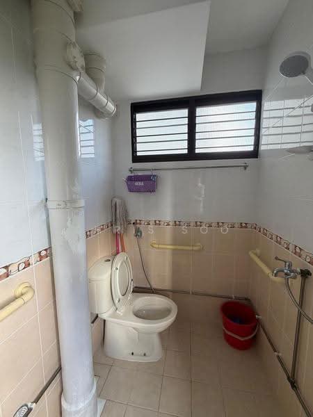 504 Ang Mo Kio Avenue 8, 504 Ang Mo Kio Avenue 8, Ang Mo Kio / Bishan / Thomson, 2 Bedrooms, 721 sqft, HDB Flat For Sale, by Chris Soo, 500285716 - Bathroom - PropertyGuru.com.sg