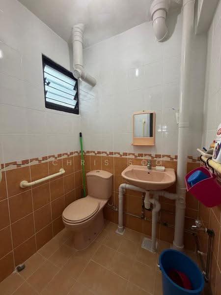 504 Ang Mo Kio Avenue 8, 504 Ang Mo Kio Avenue 8, Ang Mo Kio / Bishan / Thomson, 2 Bedrooms, 721 sqft, HDB Flat For Sale, by Chris Soo, 500285716 - Bathroom - PropertyGuru.com.sg