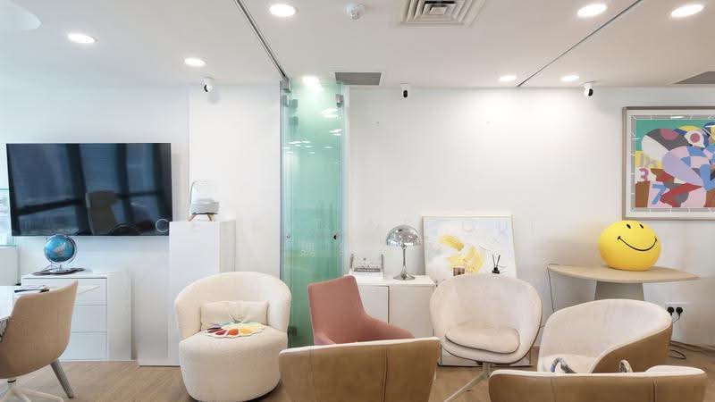 High Street Centre, 1 North Bridge Road, City Hall / Clarke Quay, 1,001 sqft, Office For Sale, by Celestine Gui 魏绮霞, 500285721 - Living Room - CommercialGuru.com.sg