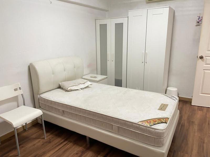 321 Hougang Avenue 5, 321 Hougang Avenue 5, Hougang / Punggol / Sengkang, 2 Bedrooms, 721 sqft, HDB Flat For Sale, by Skyes Pan, 500285725 - Bedroom - PropertyGuru.com.sg