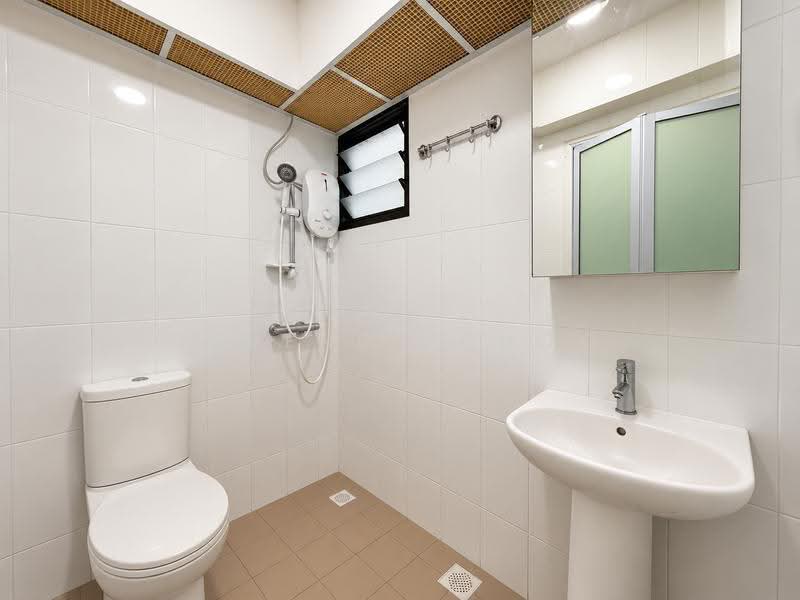 122B Punggol Edge, 122B Edgedale Plains, Hougang / Punggol / Sengkang, 2 Bedrooms, 732 sqft, HDB Flat For Sale, by Terence Choo, 500285735 - Common Bathroom - PropertyGuru.com.sg