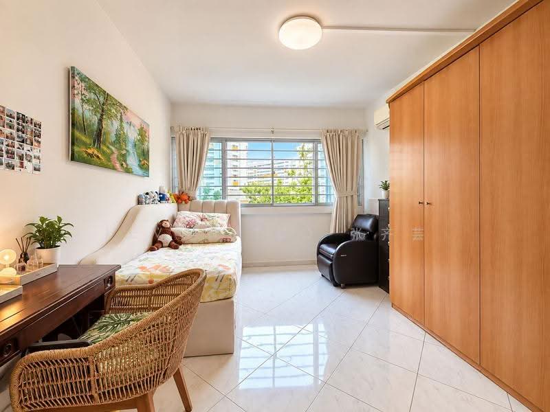 102 Bukit Batok West Avenue 6, 102 Bukit Batok West Avenue 6, Dairy Farm / Bukit Panjang / Choa Chu Kang, 3 Bedrooms, 1,625 sqft, HDB Flat For Sale, by Levon Teo 张齐芸, 500285738 - Bedroom - PropertyGuru.com.sg