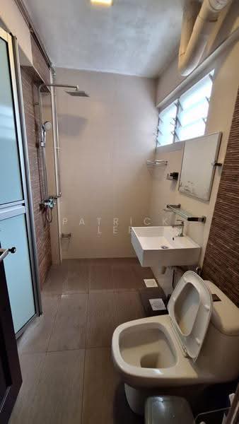 164 Bedok South Road, 164 Bedok South Road, Bedok / Upper East Coast, 3 Bedrooms, 1,302 sqft, HDB Flat For Rent, by Patrick Lee, 500285751 - Bathroom - PropertyGuru.com.sg