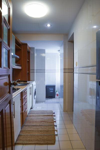 Leedon 2, 2 Leedon Road, Tanglin / Holland / Bukit Timah, Room Rental, 115 sqft, Condominium For Rent, by Hei Homes, 500285754 - Kitchen - PropertyGuru.com.sg