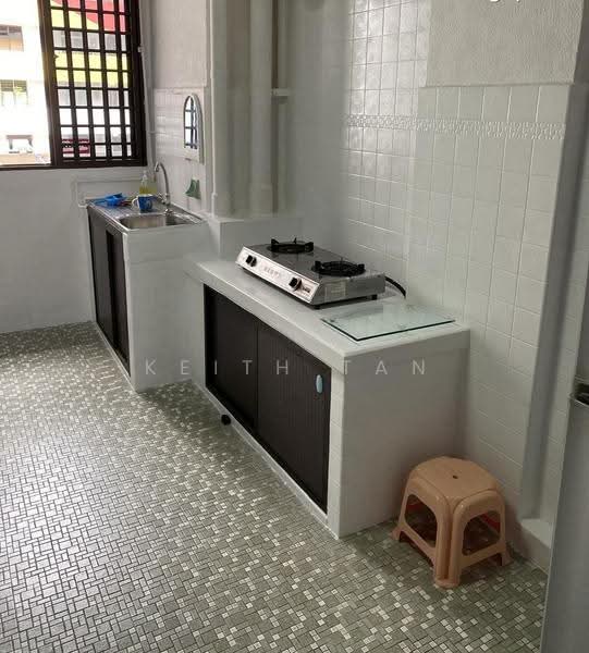 19 Eunos Crescent, 19 Eunos Crescent, Eunos / Geylang / Paya Lebar, 2 Bedrooms, 700 sqft, HDB Flat For Rent, by Keith Tan, 500285764 - Kitchen - PropertyGuru.com.sg