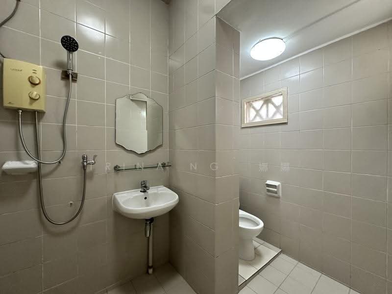 Townerville, McNair Road, Balestier / Toa Payoh, 3 Bedrooms, 2,472 sqft, Conservation House For Rent, by Trina Ng  娜娜, 500285781 - Bathroom - PropertyGuru.com.sg