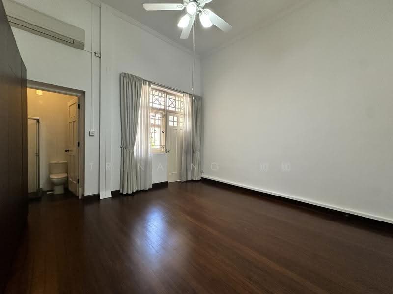 Townerville, McNair Road, Balestier / Toa Payoh, 3 Bedrooms, 2,472 sqft, Conservation House For Rent, by Trina Ng  娜娜, 500285781 - Bathroom - PropertyGuru.com.sg